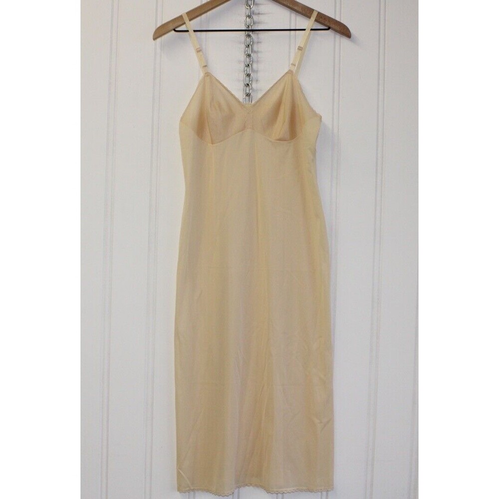 Vintage Vanity Fair Full Slip‎ Womens Lace Trim Anti Cling No Ride Up Size 32 TT